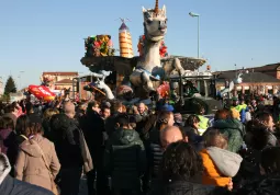 BUSCA EVENTI. Il guardiano dei sogni, il carro di Baudenasca di Pinerolo, edizione 2015